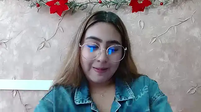 Snapshot of Miabonnett_ chatting on December 2024 02:01:02 PM Miabonnett online show from December 2024 02:01:02 PM