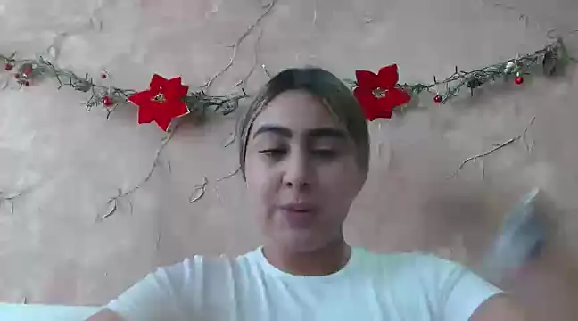 Snapshot of Miabonnett_ chatting on December 2024 05:14:01 PM Miabonnett online show from December 2024 05:14:01 PM