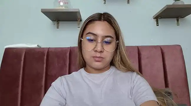 Snapshot of Miabonnett_ chatting on January 2025 07:42:01 PM Miabonnett online show from January 2025 07:42:01 PM