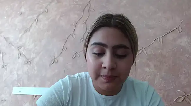 Snapshot of Miabonnett_ chatting on January 2025 04:14:02 PM Miabonnett online show from January 2025 04:14:02 PM