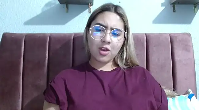 Snapshot of Miabonnett_ chatting on January 2025 10:41:01 PM Miabonnett online show from January 2025 10:41:01 PM