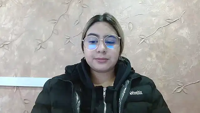 Snapshot of Miabonnett_ chatting on March 2025 12:01:02 PM Miabonnett online show from March 2025 12:01:02 PM
