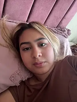 Miabonnett  online show from May 2026 08:32:01 PM
