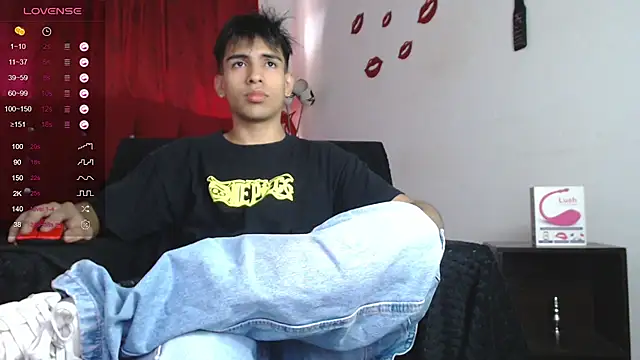 Snapshot of zack_thunder chatting on December 2024 07:22:01 PM zack thunder online show from December 2024 07:22:01 PM