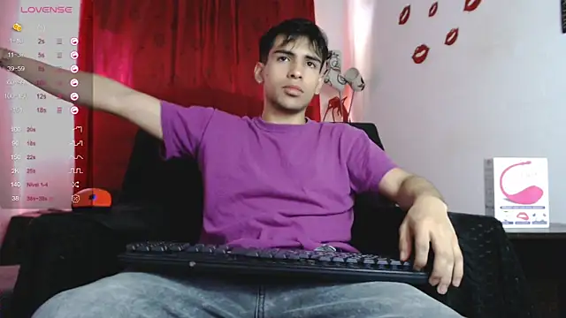 Snapshot of zack_thunder chatting on December 2024 07:14:02 PM zack thunder online show from December 2024 07:14:02 PM