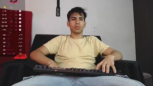 Snapshot of zack_thunder chatting on December 2024 07:00:01 PM zack thunder online show from December 2024 07:00:01 PM