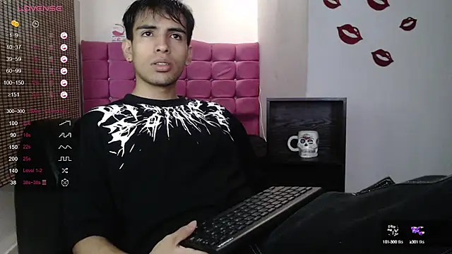 Snapshot of zack_thunder chatting on December 2024 12:30:02 PM zack thunder online show from December 2024 12:30:02 PM