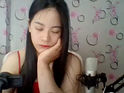 Snapshot of Nana-68 chatting on January 2025 05:32:01 PM Nana-68 online show from January 2025 05:32:01 PM