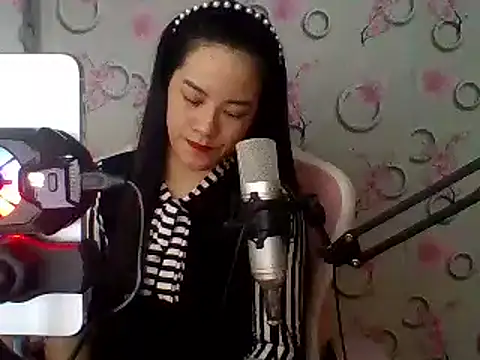 Snapshot of Nana-68 chatting on February 2025 08:59:01 AM Nana-68 online show from February 2025 08:59:01 AM
