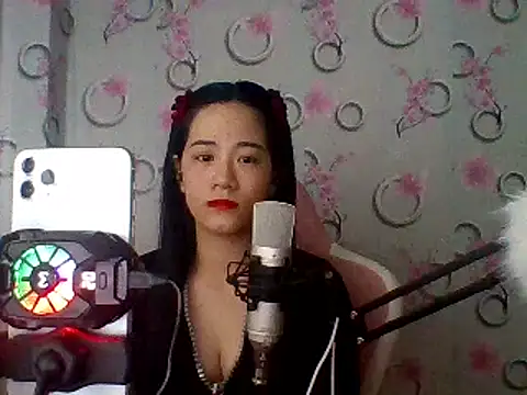 Snapshot of Nana-68 chatting on February 2025 05:39:02 PM Nana-68 online show from February 2025 05:39:02 PM