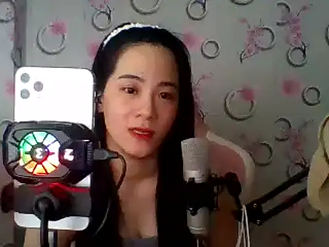 Snapshot of Nana-68 chatting on March 2025 04:00:02 PM Nana-68 online show from March 2025 04:00:02 PM