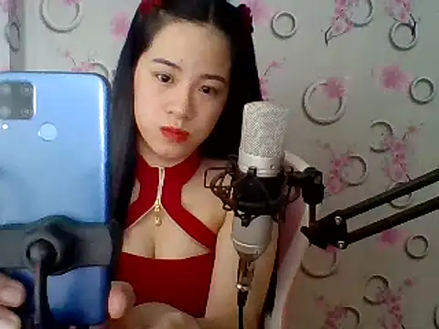 Snapshot of Nana-68 chatting on March 2025 01:19:02 PM Nana-68 online show from March 2025 01:19:02 PM