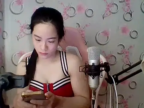 Snapshot of Nana-68 chatting on March 2025 01:35:02 AM Nana-68 online show from March 2025 01:35:02 AM