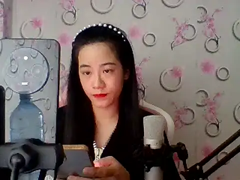 Snapshot of Nana-68 chatting on March 2025 07:55:02 AM Nana-68 online show from March 2025 07:55:02 AM