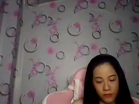 Snapshot of Nana-68 chatting on October 2025 03:32:01 PM Nana-68 online show from October 2025 03:32:01 PM