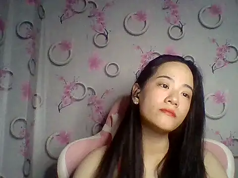 Snapshot of Nana-68 chatting on October 2025 03:34:04 PM Nana-68 online show from October 2025 03:34:04 PM