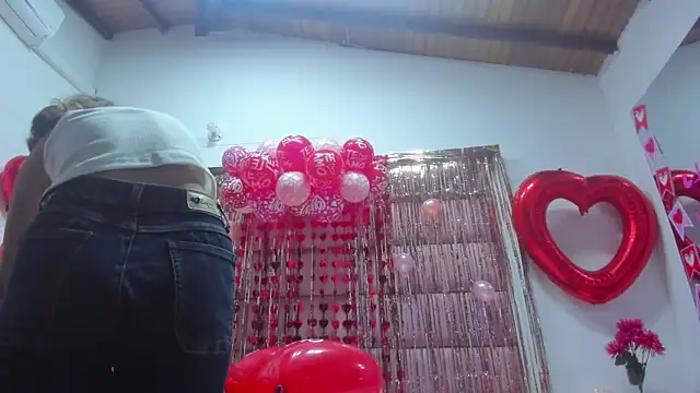 Snapshot of little-Emma chatting on February 2025 12:04:01 AM little-Emma online show from February 2025 12:04:01 AM