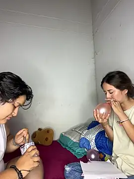 Snapshot of little-Emma chatting on February 2025 02:49:01 AM little-Emma online show from February 2025 02:49:01 AM