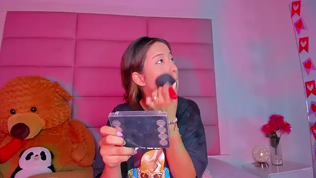 Snapshot of little-Emma chatting on February 2025 03:12:02 AM little-Emma online show from February 2025 03:12:02 AM