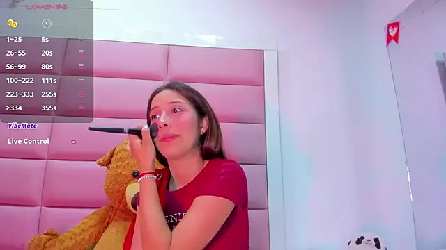 Snapshot of little-Emma chatting on February 2025 03:12:01 AM little-Emma online show from February 2025 03:12:01 AM