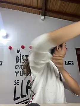 Snapshot of little-Emma chatting on September 2025 03:08:02 AM little-Emma online show from September 2025 03:08:02 AM