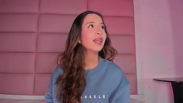 little-Emma online show from November 2025 03:06:01 AM