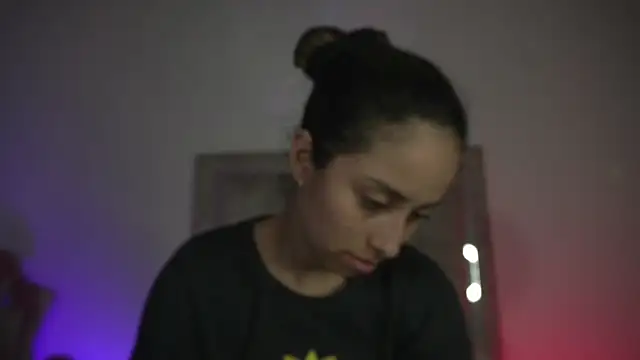 little-Emma online show from May 2026 11:53:02 PM