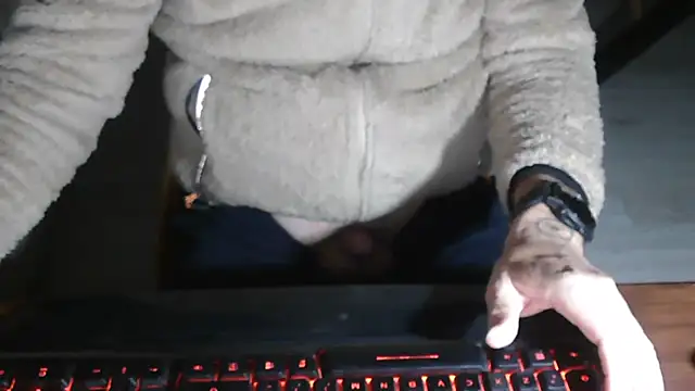 Adri gard online show from November 2025 09:37:02 PM