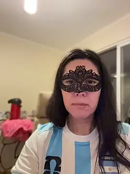Snapshot of Reinacatchile chatting on July 2026 01:45:01 AM Reinacatchile online show from July 2026 01:45:01 AM