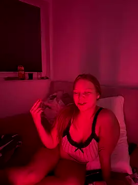 Snapshot of NickyGold_Official chatting on December 2024 01:52:02 AM NickyGold Official online show from December 2024 01:52:02 AM