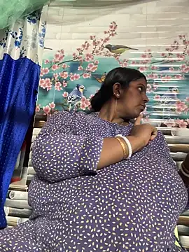 Beauty-queen online show from March 2026 01:18:01 PM