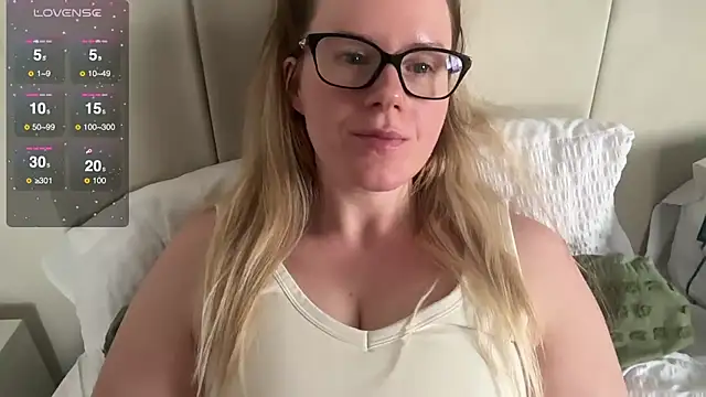 Snapshot of redheadrosie69 chatting on February 2025 11:49:01 AM redheadrosie69 online show from February 2025 11:49:01 AM