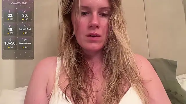Snapshot of redheadrosie69 chatting on March 2025 07:38:01 PM redheadrosie69 online show from March 2025 07:38:01 PM