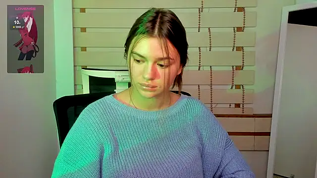 Josephine Kiss online show from December 2024 07:45:01 PM