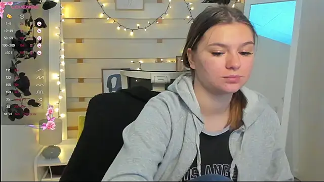 Josephine Kiss online show from March 2026 01:28:01 PM