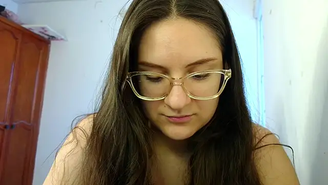 livgomez online show from October 2025 01:23:01 PM