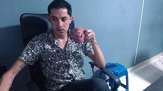 Snapshot of Erick_Wall chatting on January 2025 07:32:02 AM Erick Wall online show from January 2025 07:32:02 AM