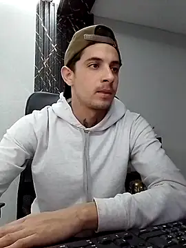 Snapshot of Erick_Wall chatting on March 2025 05:27:01 AM Erick Wall online show from March 2025 05:27:01 AM