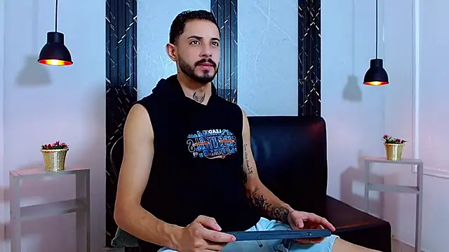 Erick Wall online show from July 2026 01:54:01 AM