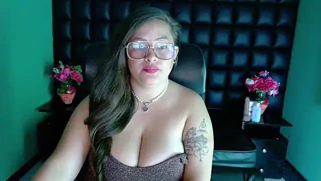 SaraThomso online show from December 2024 05:59:02 AM