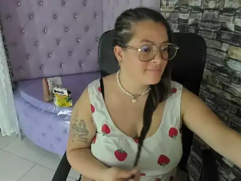 SaraThomso online show from December 2024 06:13:02 AM