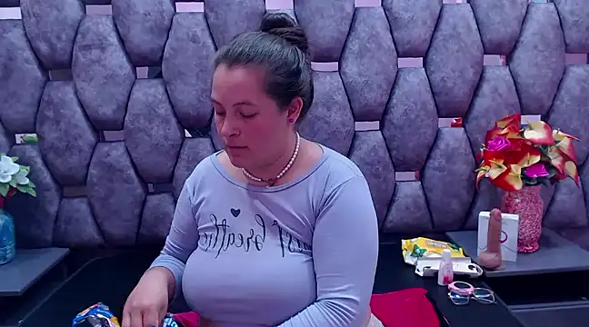 SaraThomso online show from December 2024 06:07:02 AM