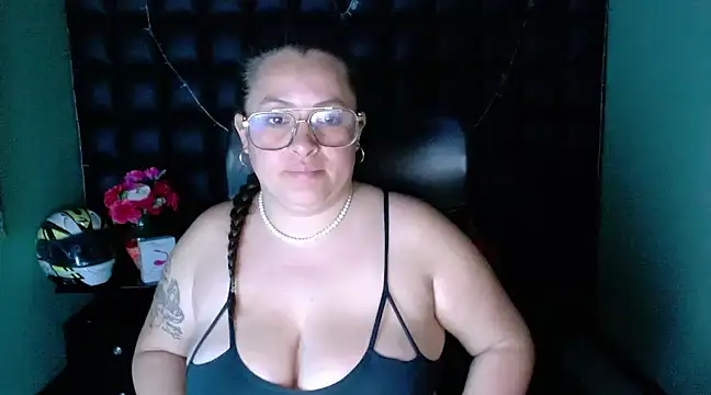 SaraThomso online show from December 2024 09:10:01 AM