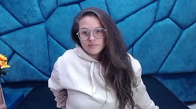 SaraThomso online show from January 2025 03:30:01 AM