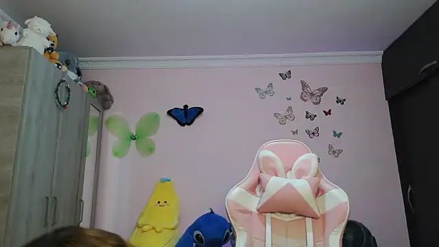 caroline jonson online show from February 2026 09:43:01 PM