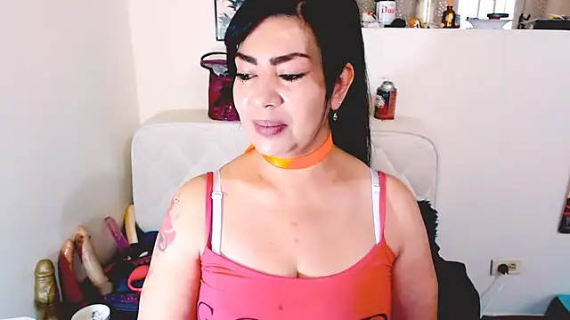 luisahott online show from June 2026 01:09:02 PM