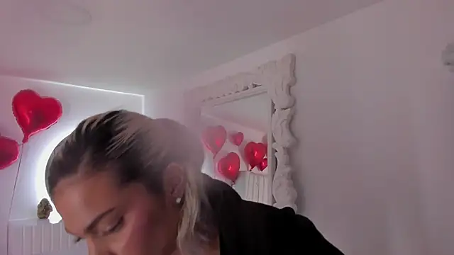 Shelynna azzul online show from February 2025 03:31:02 AM