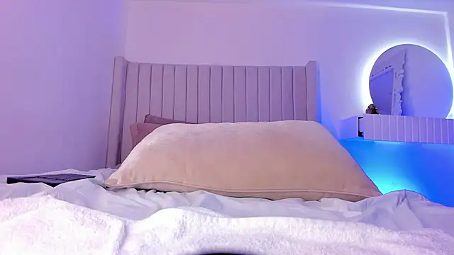 Shelynna azzul online show from February 2025 02:04:01 AM