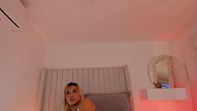 Shelynna azzul online show from March 2026 08:01:02 PM