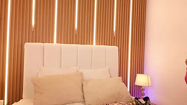 Tifanny Sweett online show from March 2026 08:48:02 PM